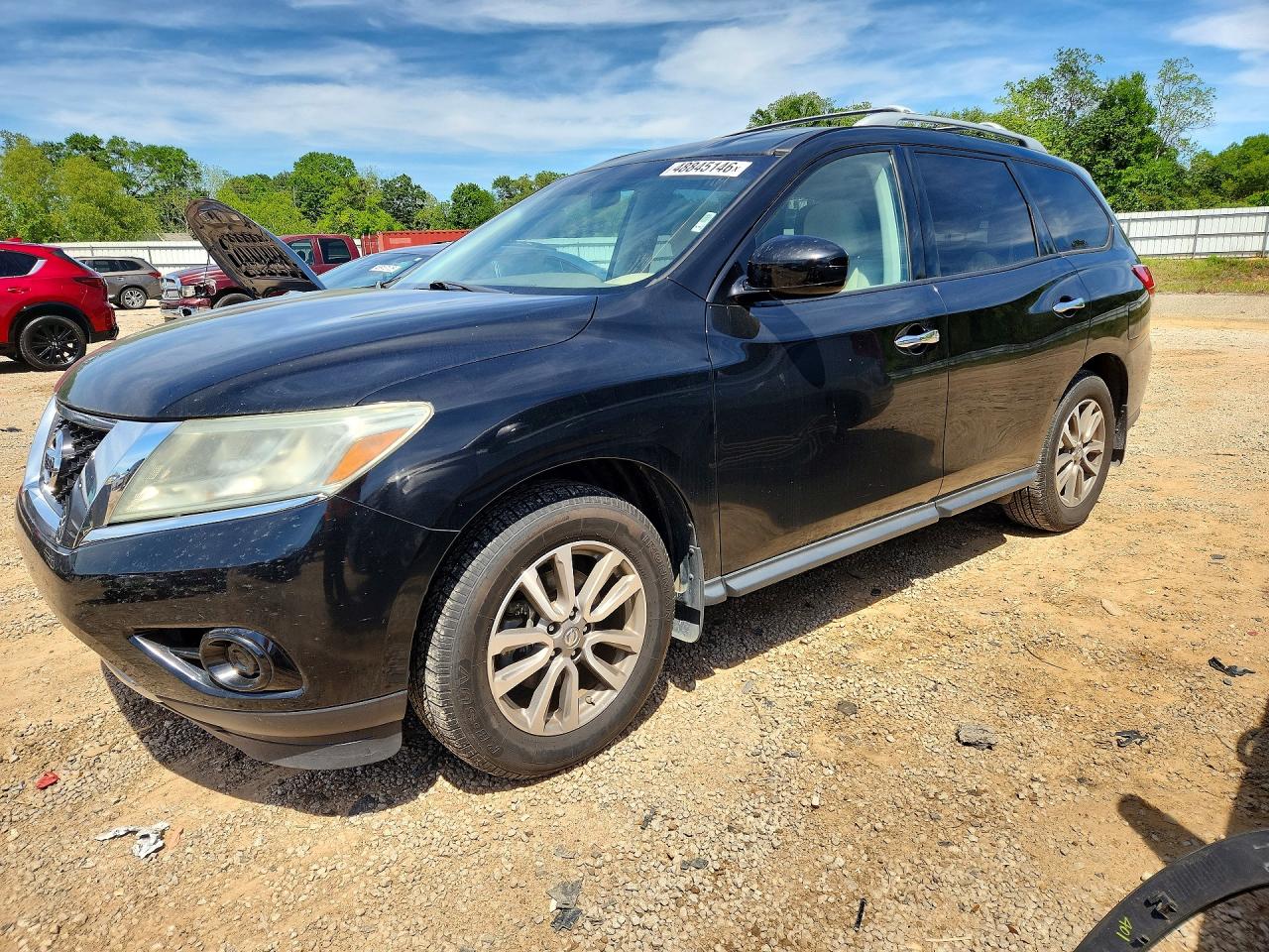 Salvage Nissan Pathfinder Image