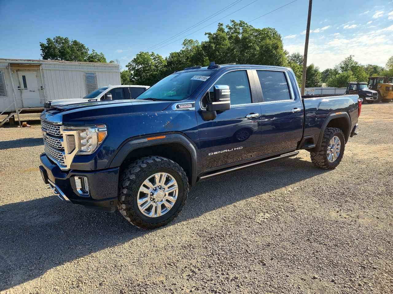 Salvage GMC Sierra Image