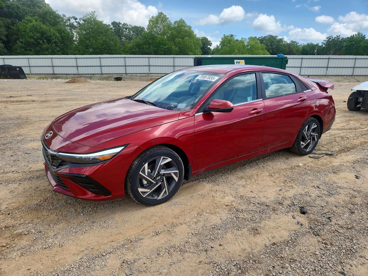 Salvage Hyundai ELANTRA Image
