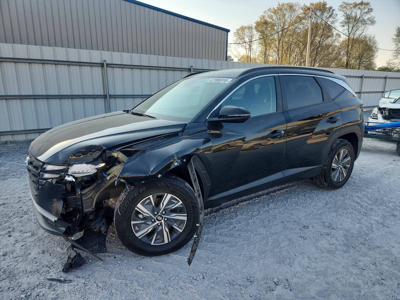 Salvage Hyundai TUCSON Image