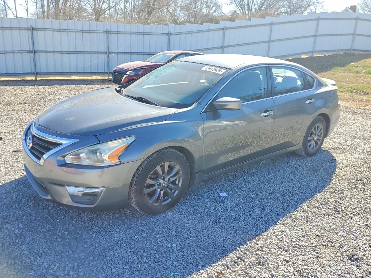 Salvage Nissan Altima Image