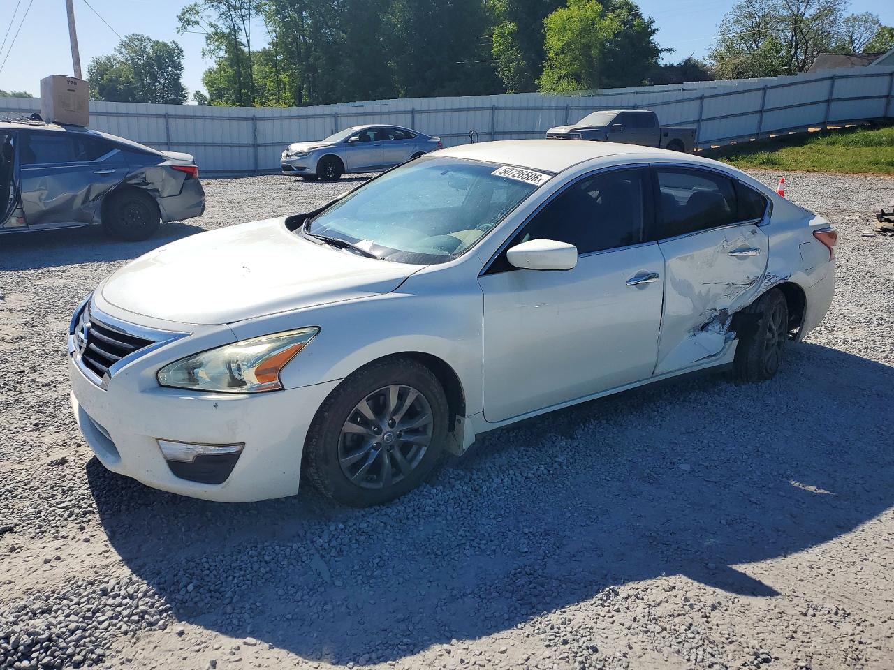 Salvage Nissan Altima Image