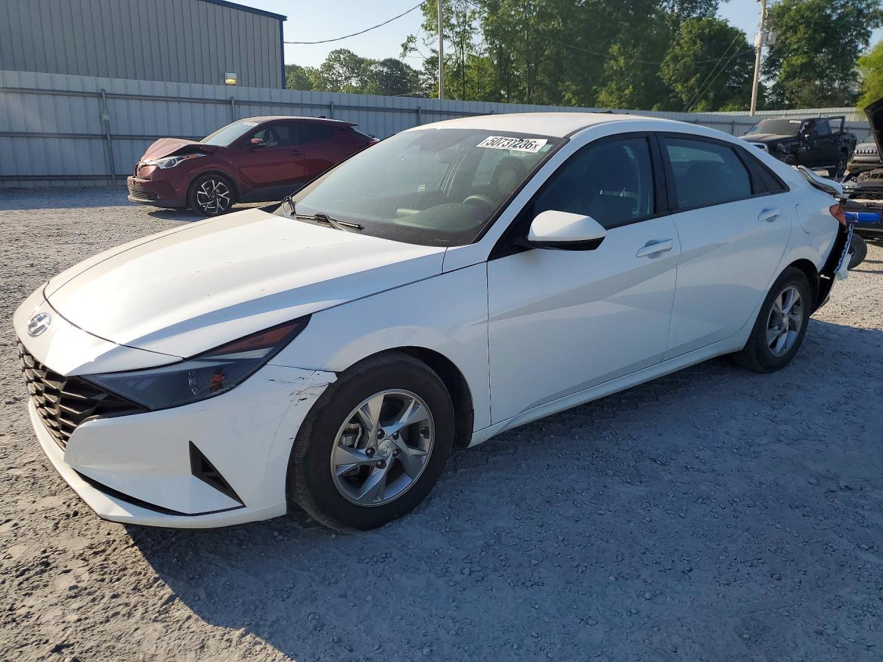Salvage Hyundai ELANTRA Image