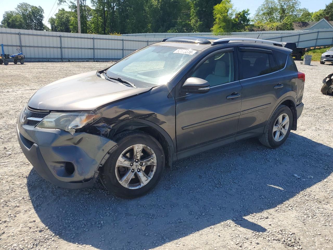Salvage Toyota RAV4 Image
