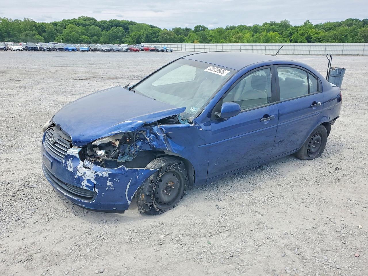 Salvage Hyundai ACCENT Image