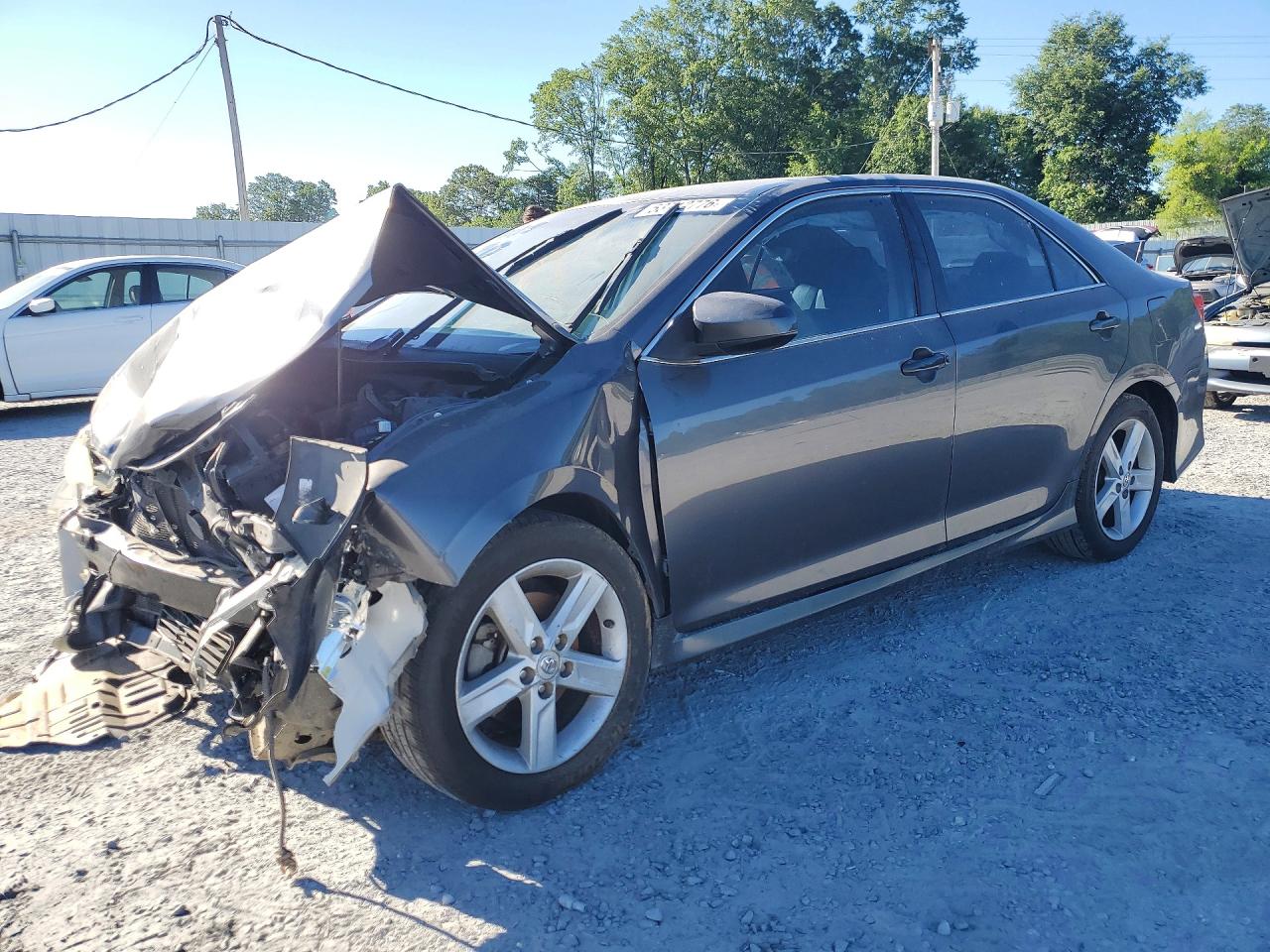 Salvage Toyota Camry Image