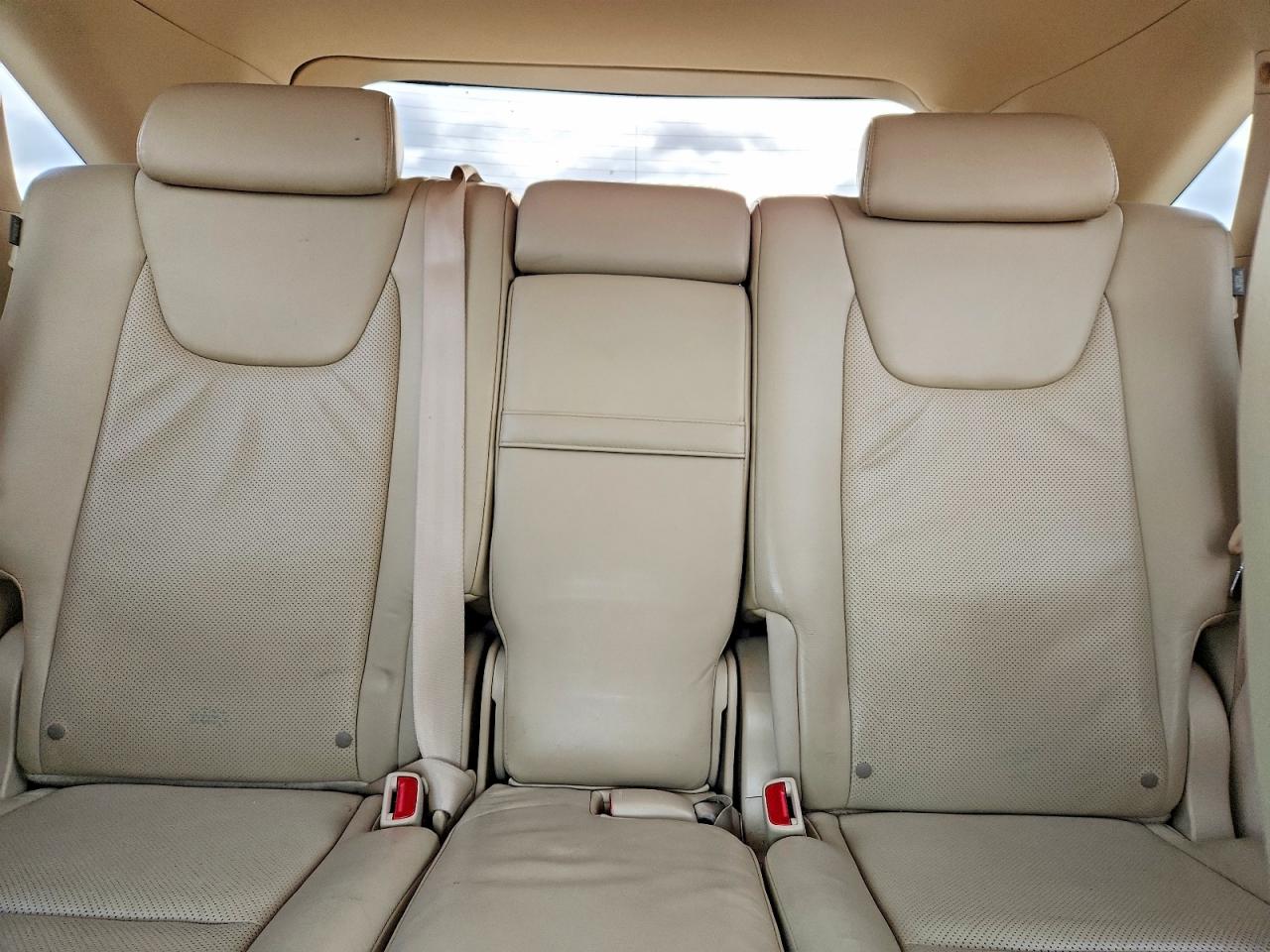Lexus RX Base