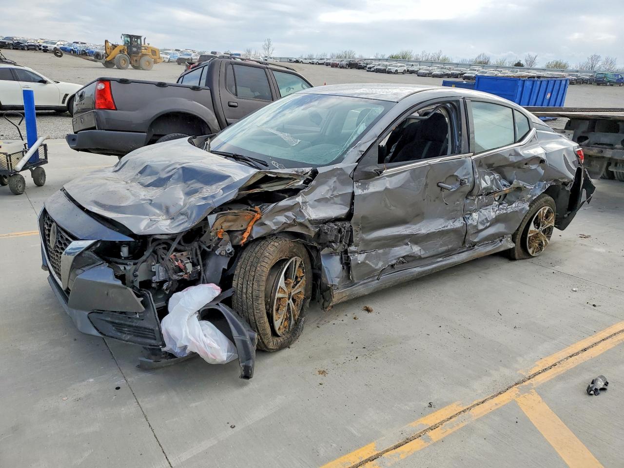 Salvage Nissan Sentra Image