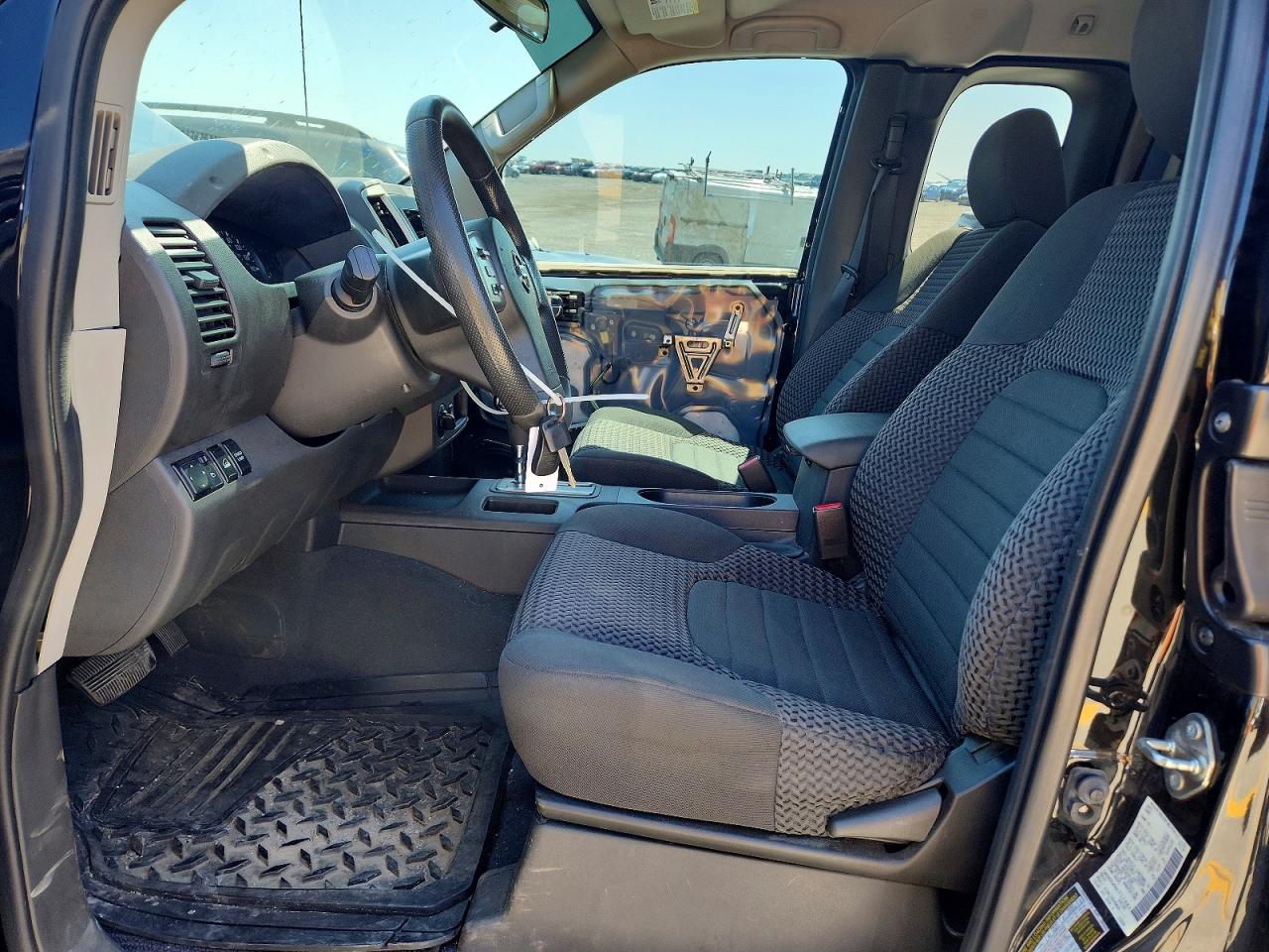 Nissan Frontier Sv V6