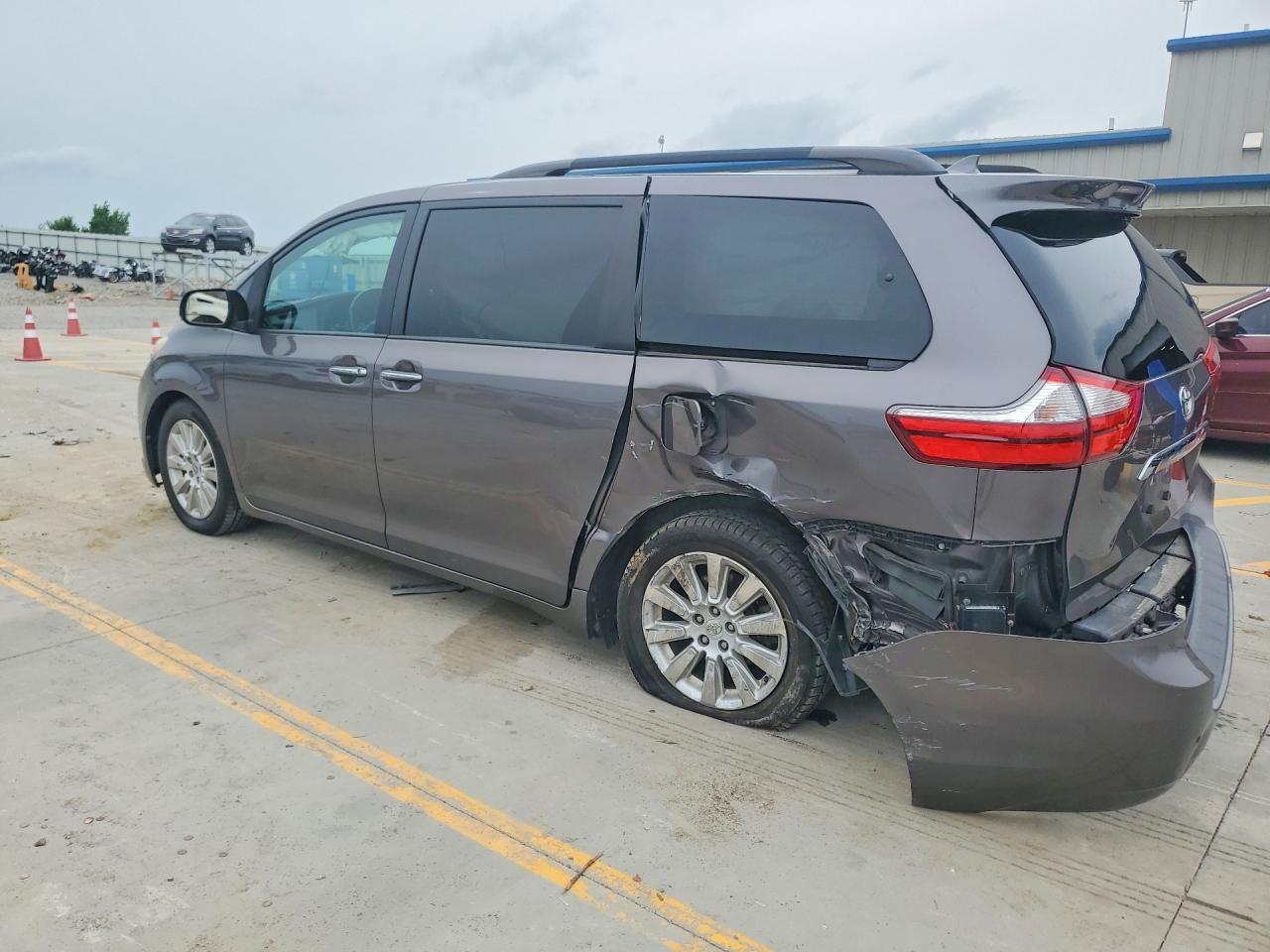 Toyota Sienna Limited Premium 7-passenger