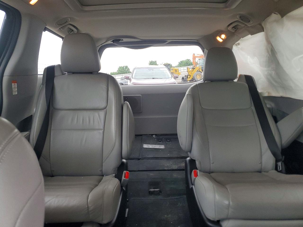 Toyota Sienna Limited Premium 7-passenger