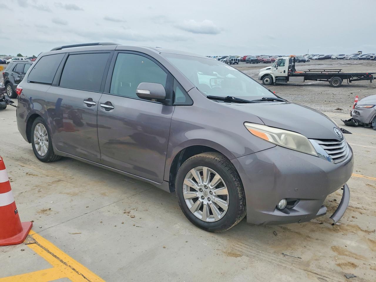 Toyota Sienna Limited Premium 7-passenger
