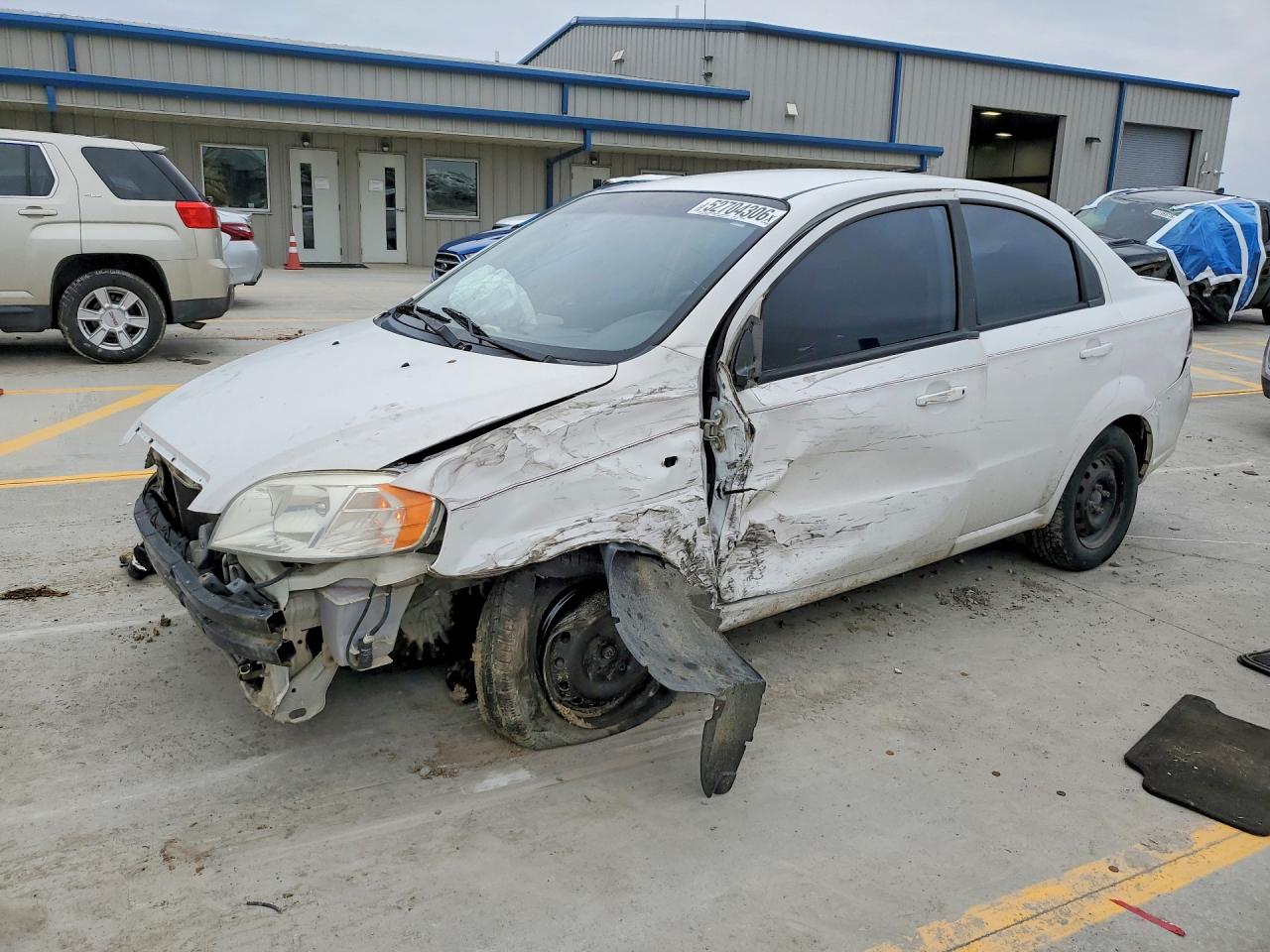 Salvage Chevrolet Aveo Image