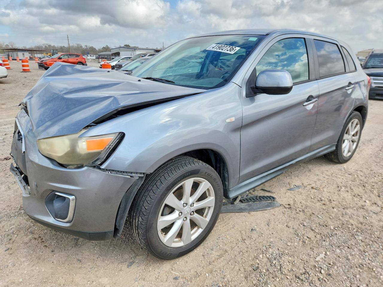 Salvage Mitsubishi Outlander Image
