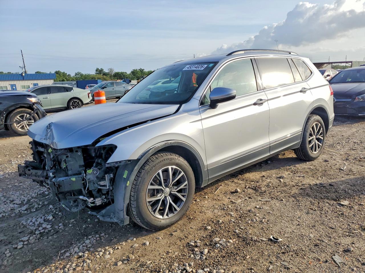 Salvage Volkswagen Tiguan Image