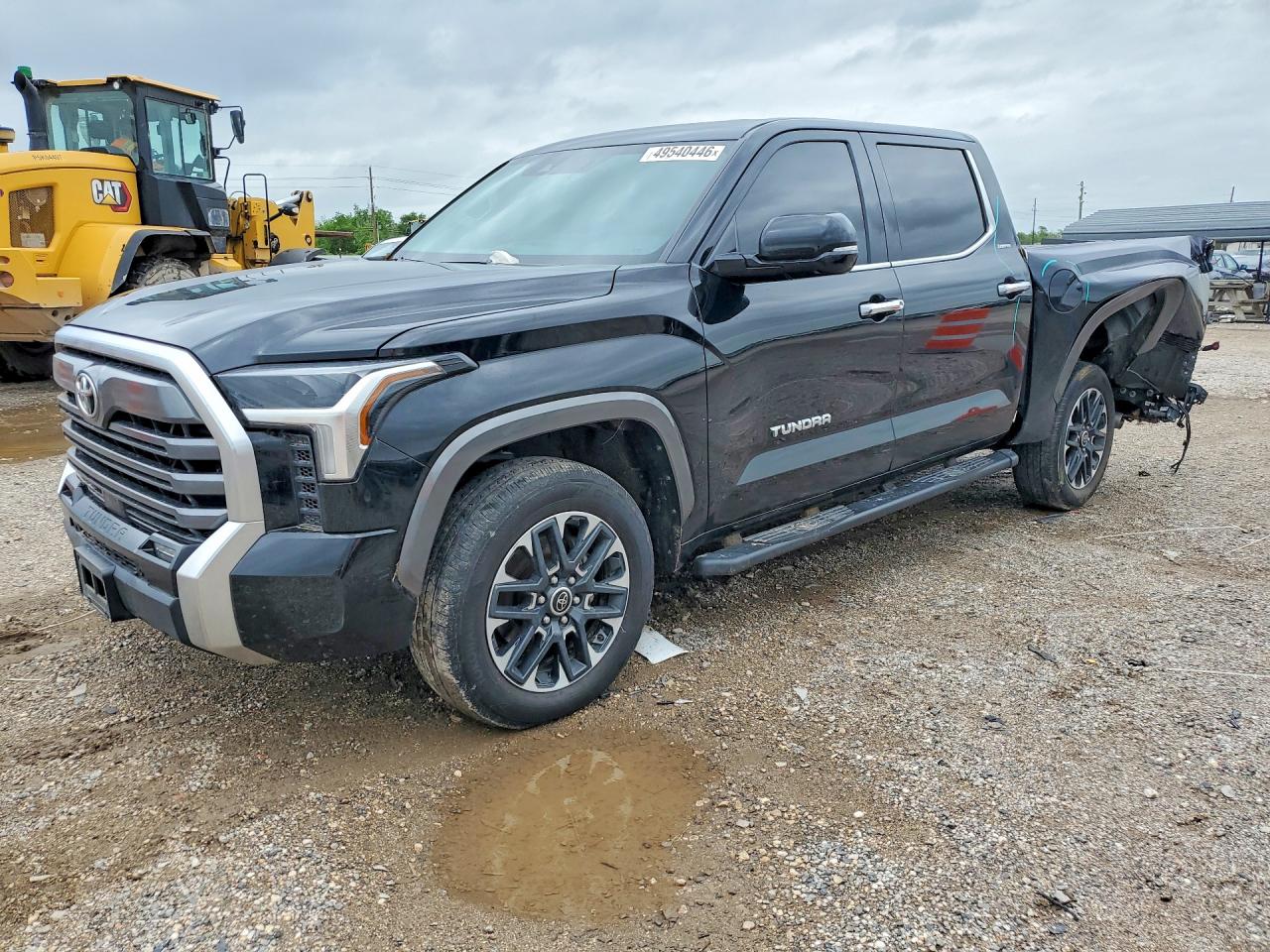 Salvage Toyota Tundra Image