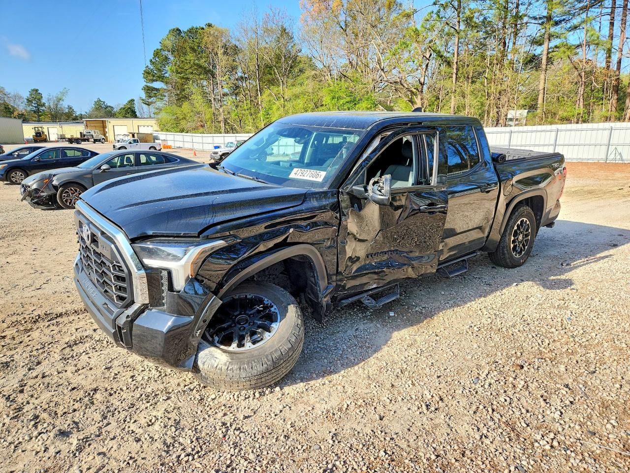 Salvage Toyota Tundra Image