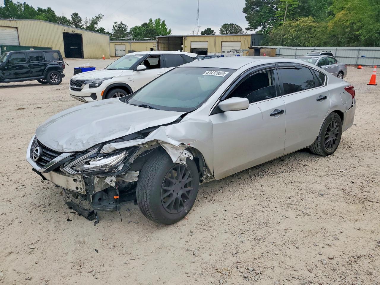 Salvage Nissan Altima Image