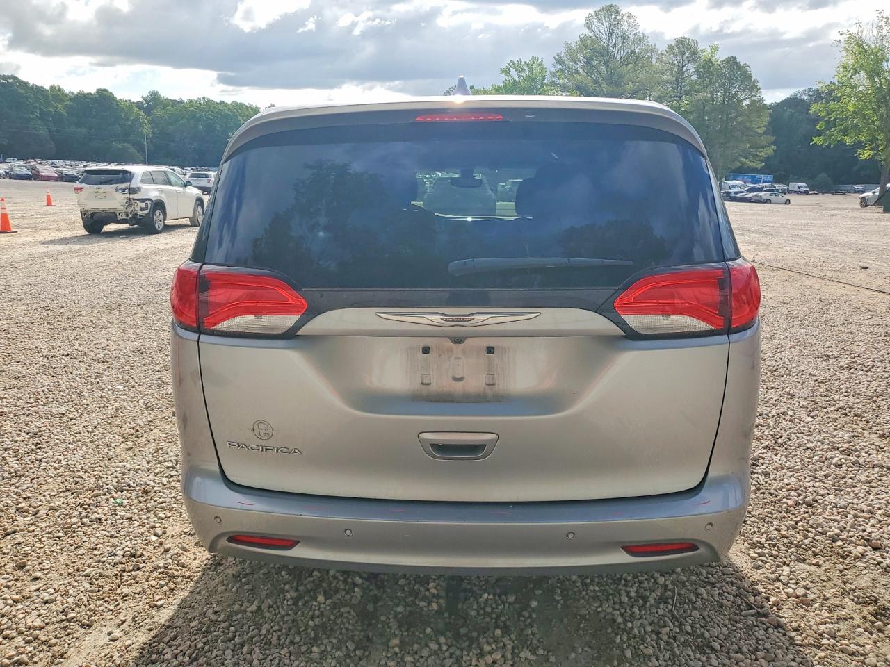 Chrysler Pacifica Touring