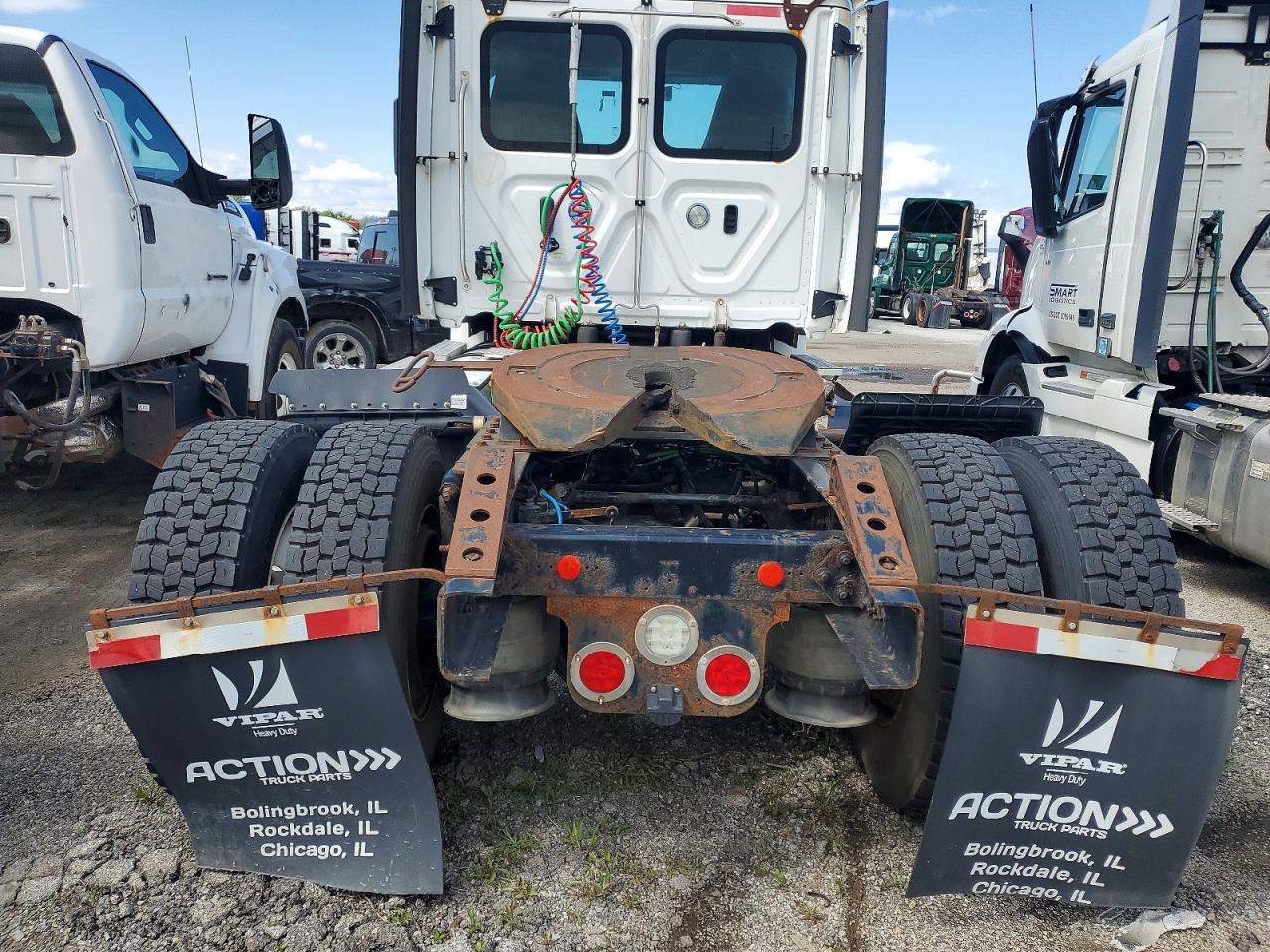 Freightliner Cascadia 113