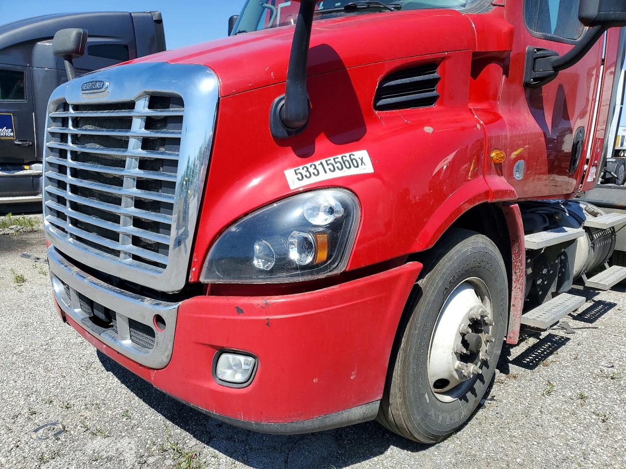 Freigliner Cascadia 113