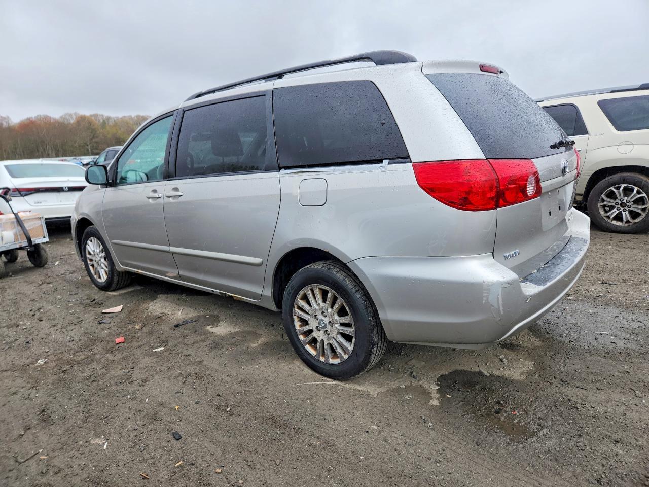 Toyota Sienna Le