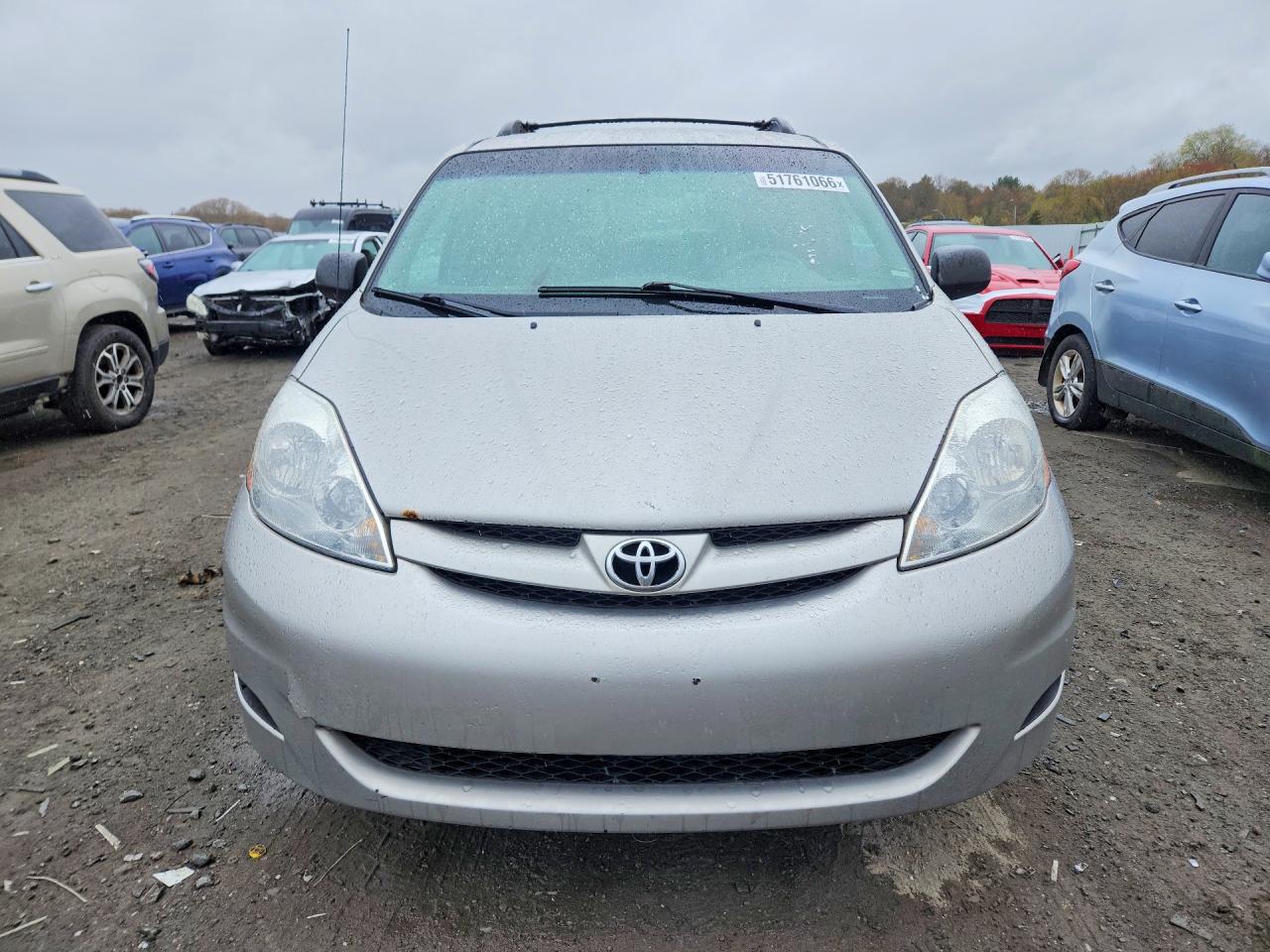 Toyota Sienna Le