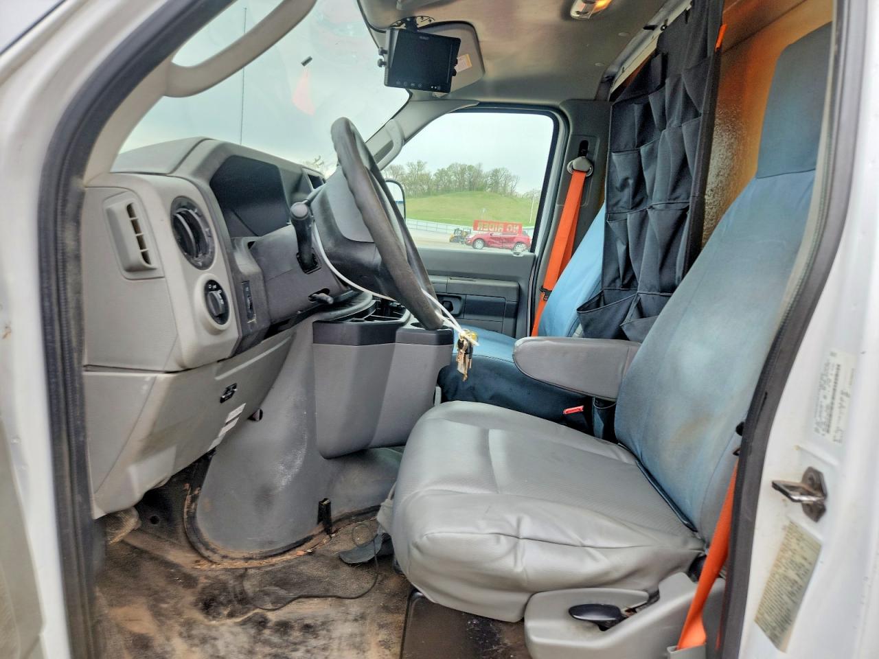 Ford Econoline E450 Super Duty Cutaway Van
