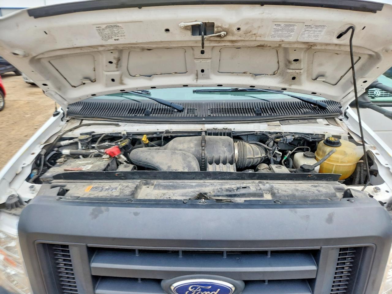 Ford Econoline E450 Super Duty Cutaway Van