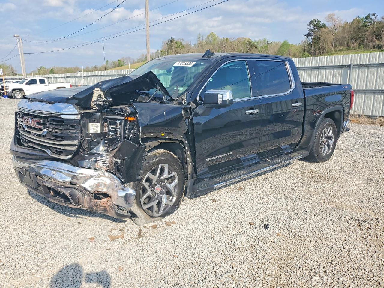 Salvage GMC Sierra Image