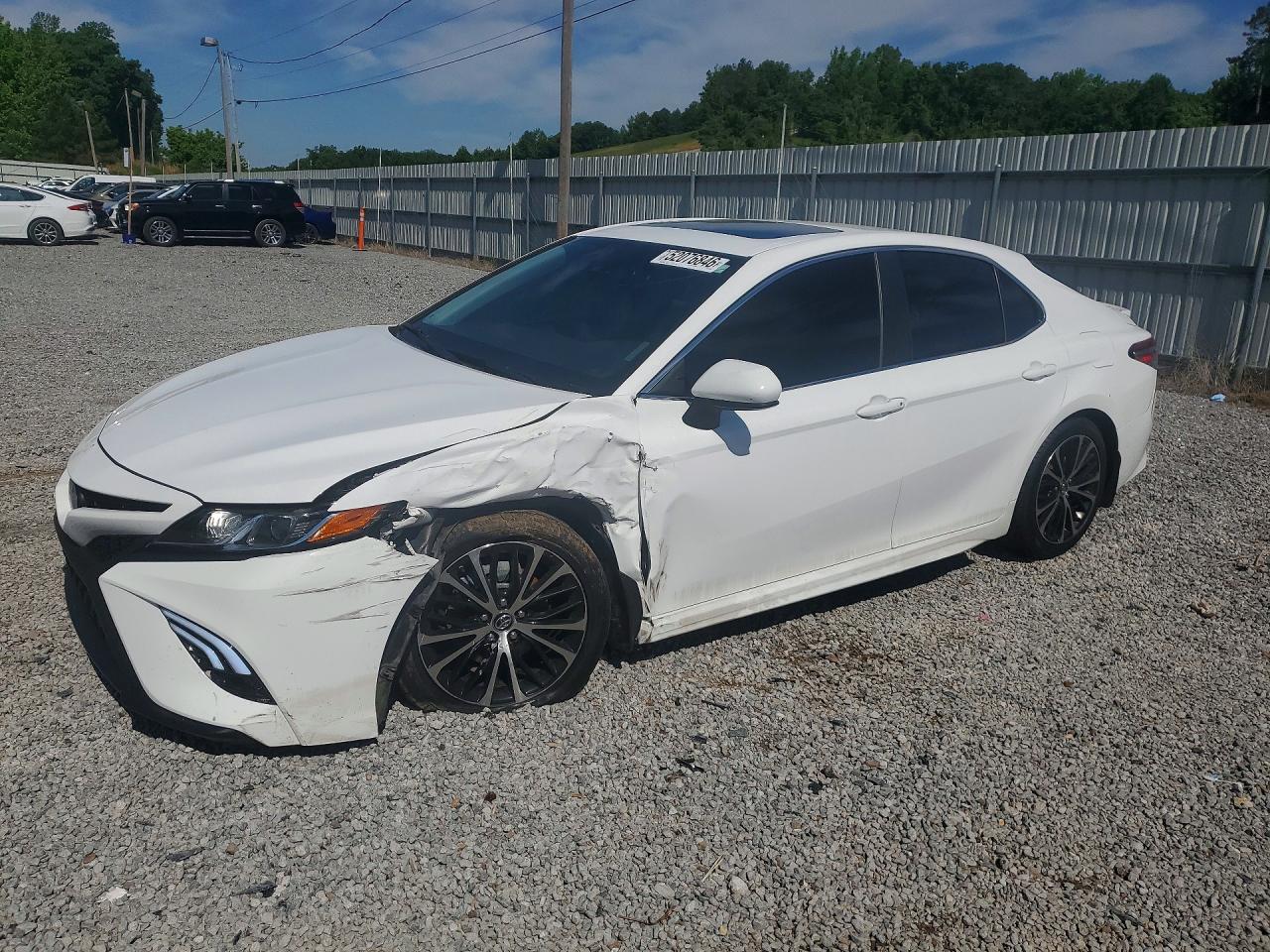 Salvage Toyota Camry Image