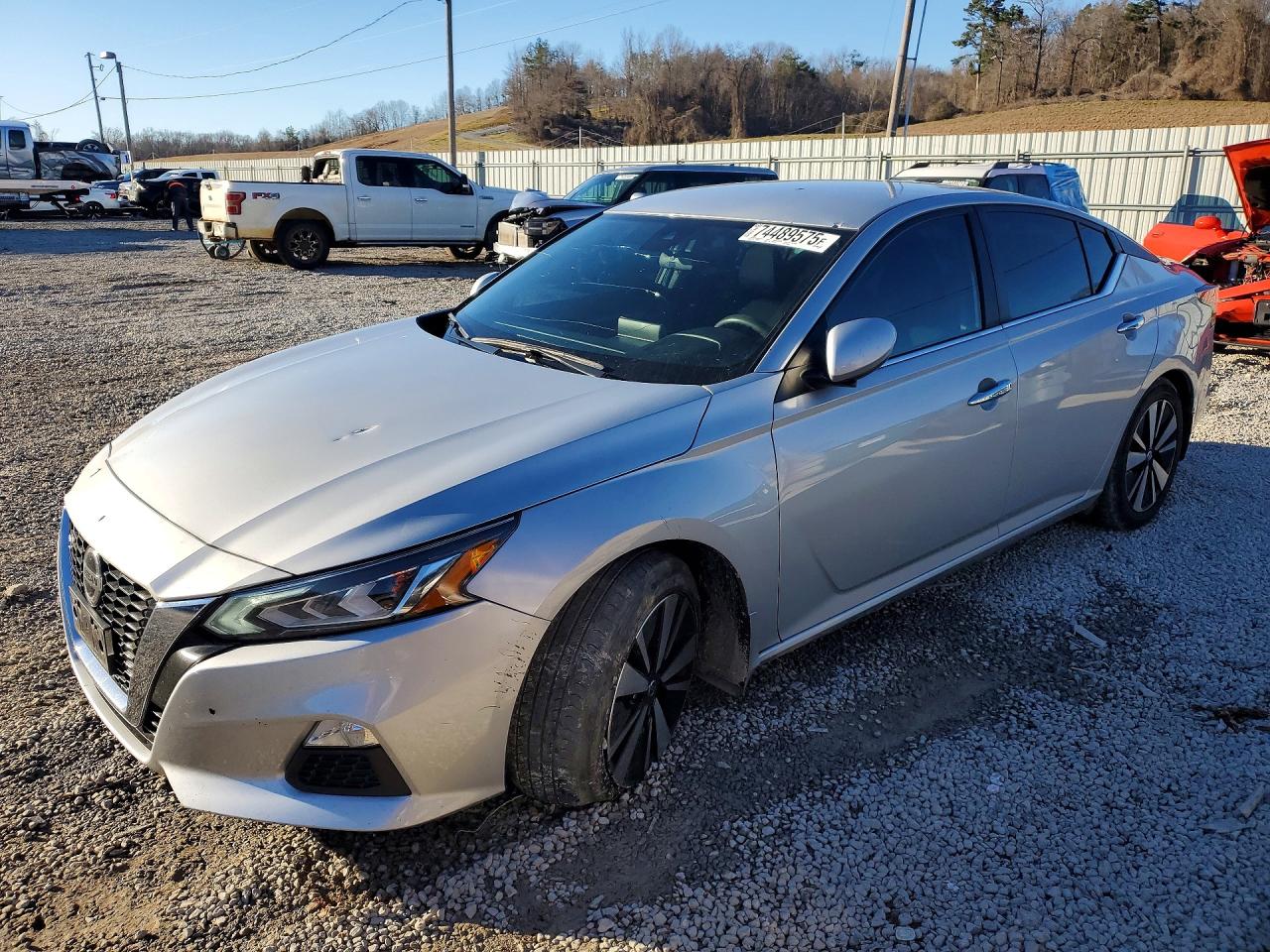 Salvage Nissan Altima Image