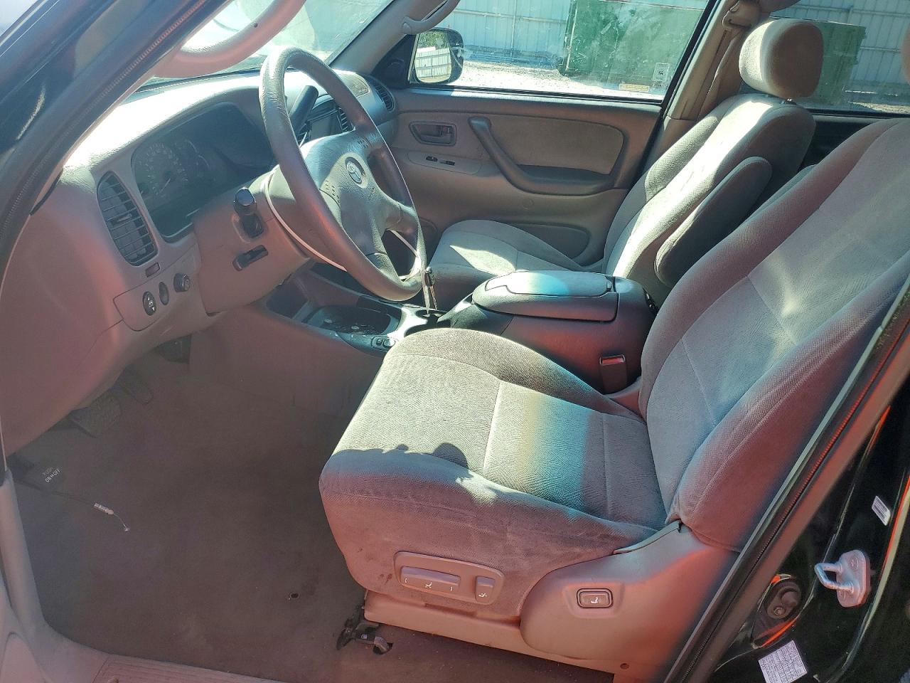 Toyota Sequoia Sr5