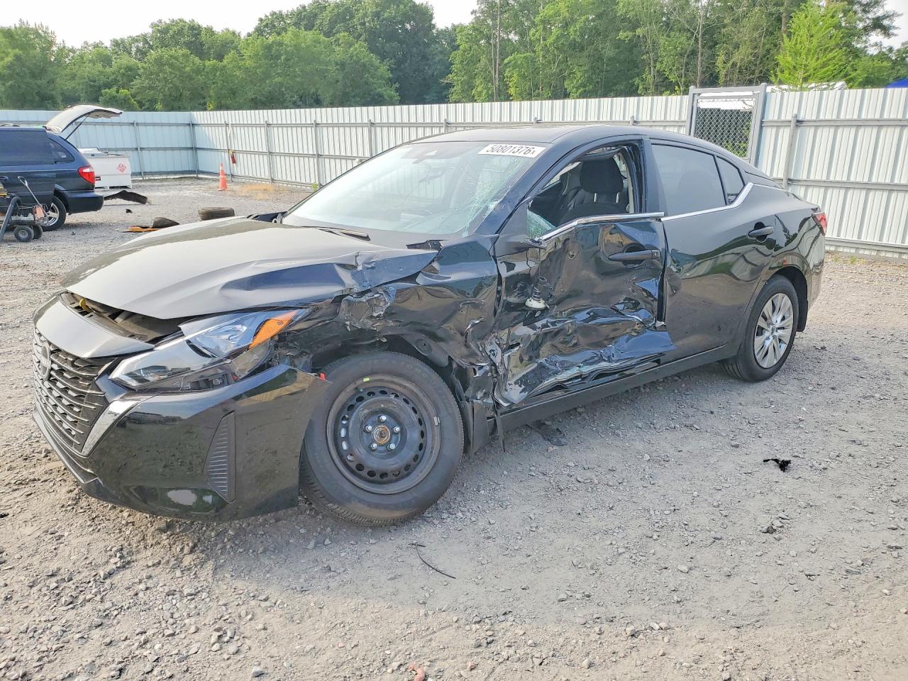 Salvage Nissan Sentra Image