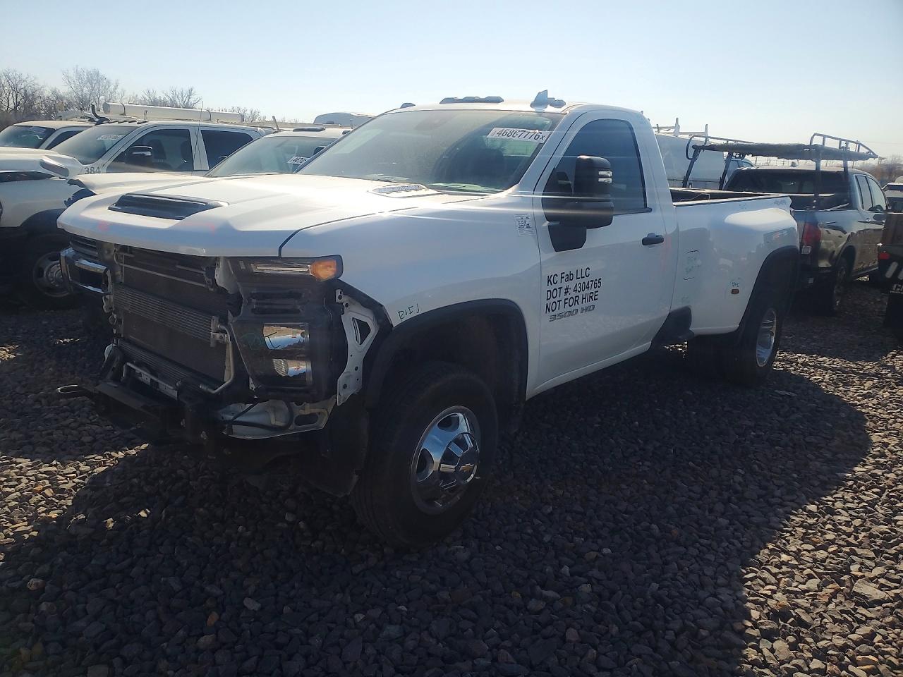 Salvage Chevrolet Silverado Image