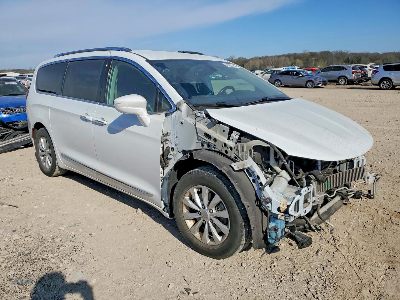 Chrysler Pacifica Touring L