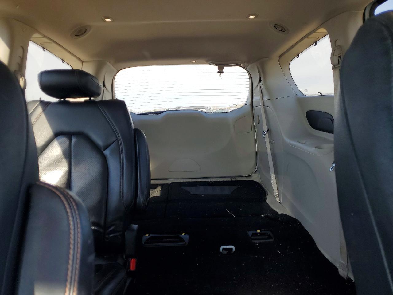 Chrysler Pacifica Touring L