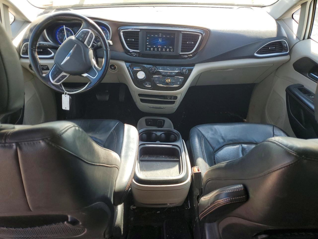 Chrysler Pacifica Touring L