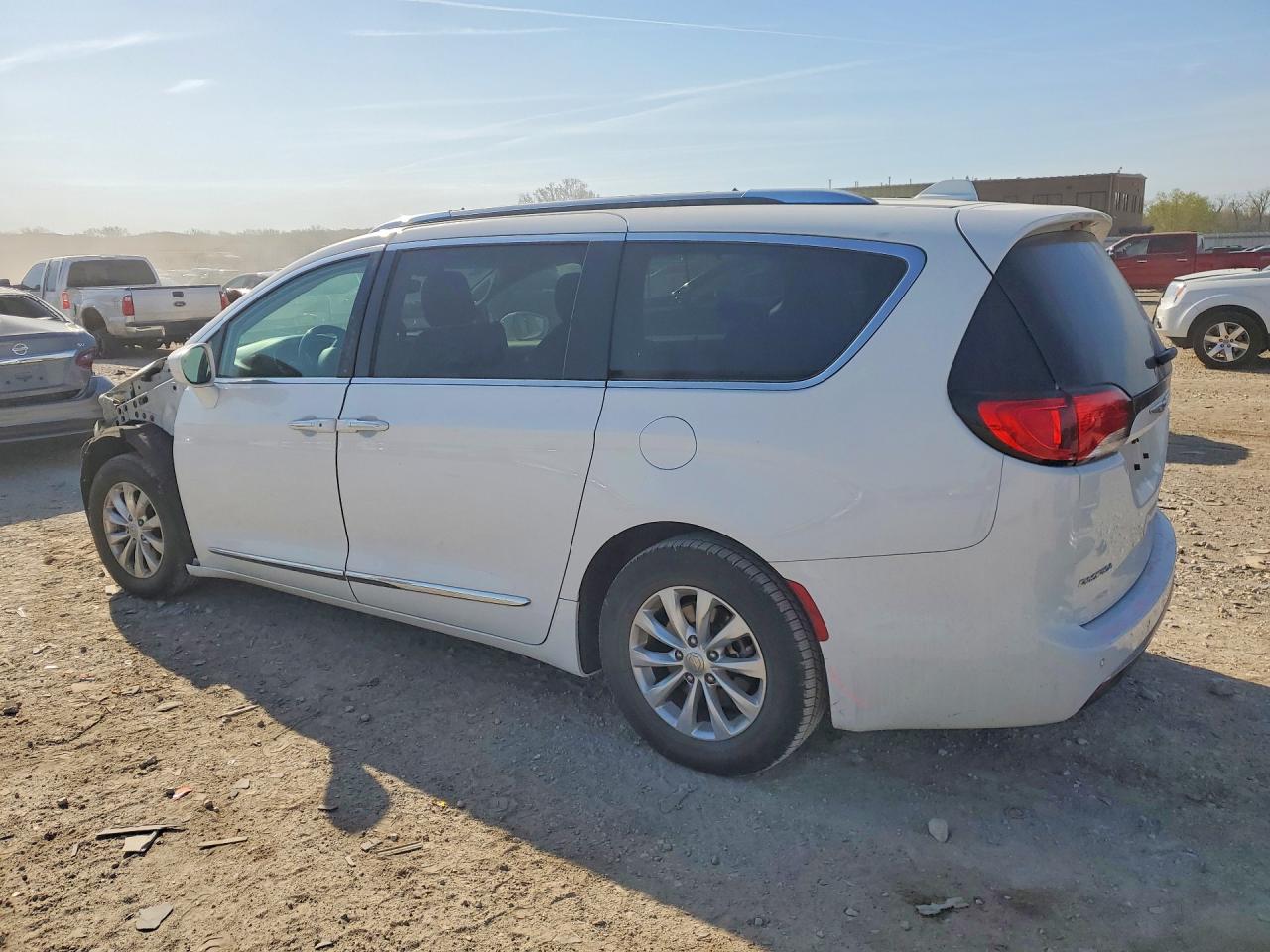 Chrysler Pacifica Touring L