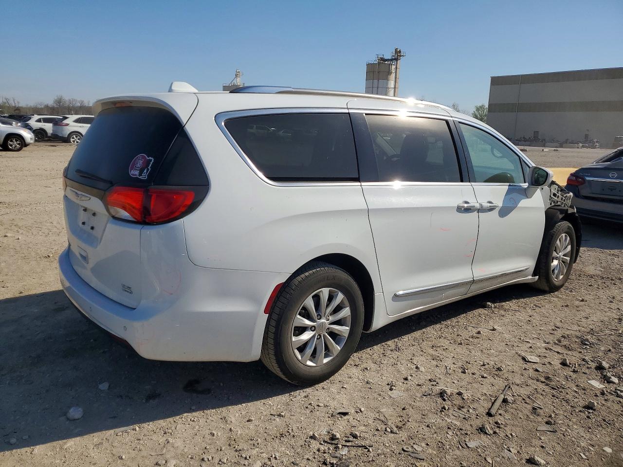 Chrysler Pacifica Touring L