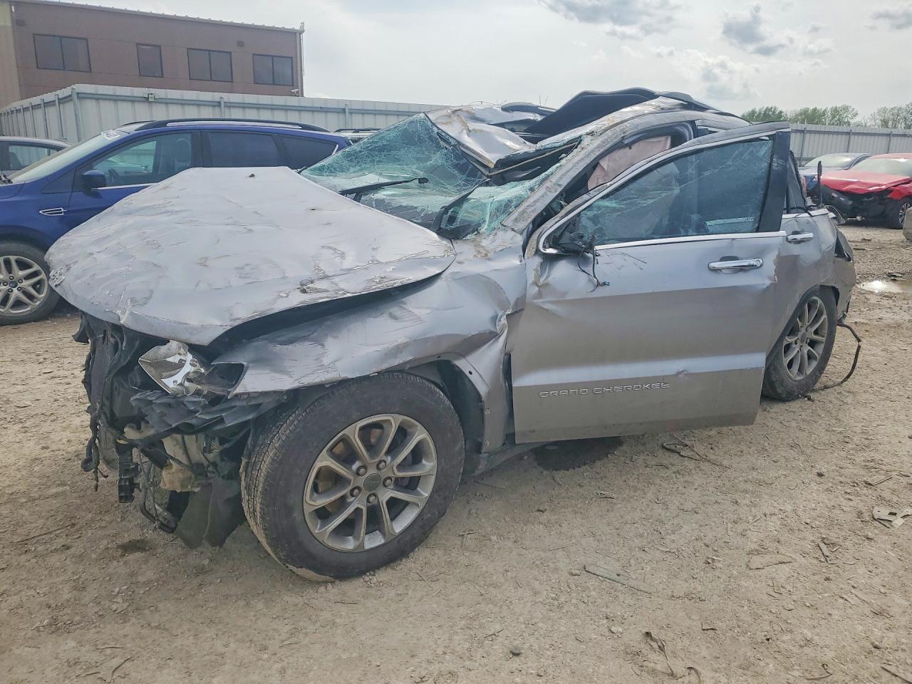 Salvage Jeep Cherokee Image