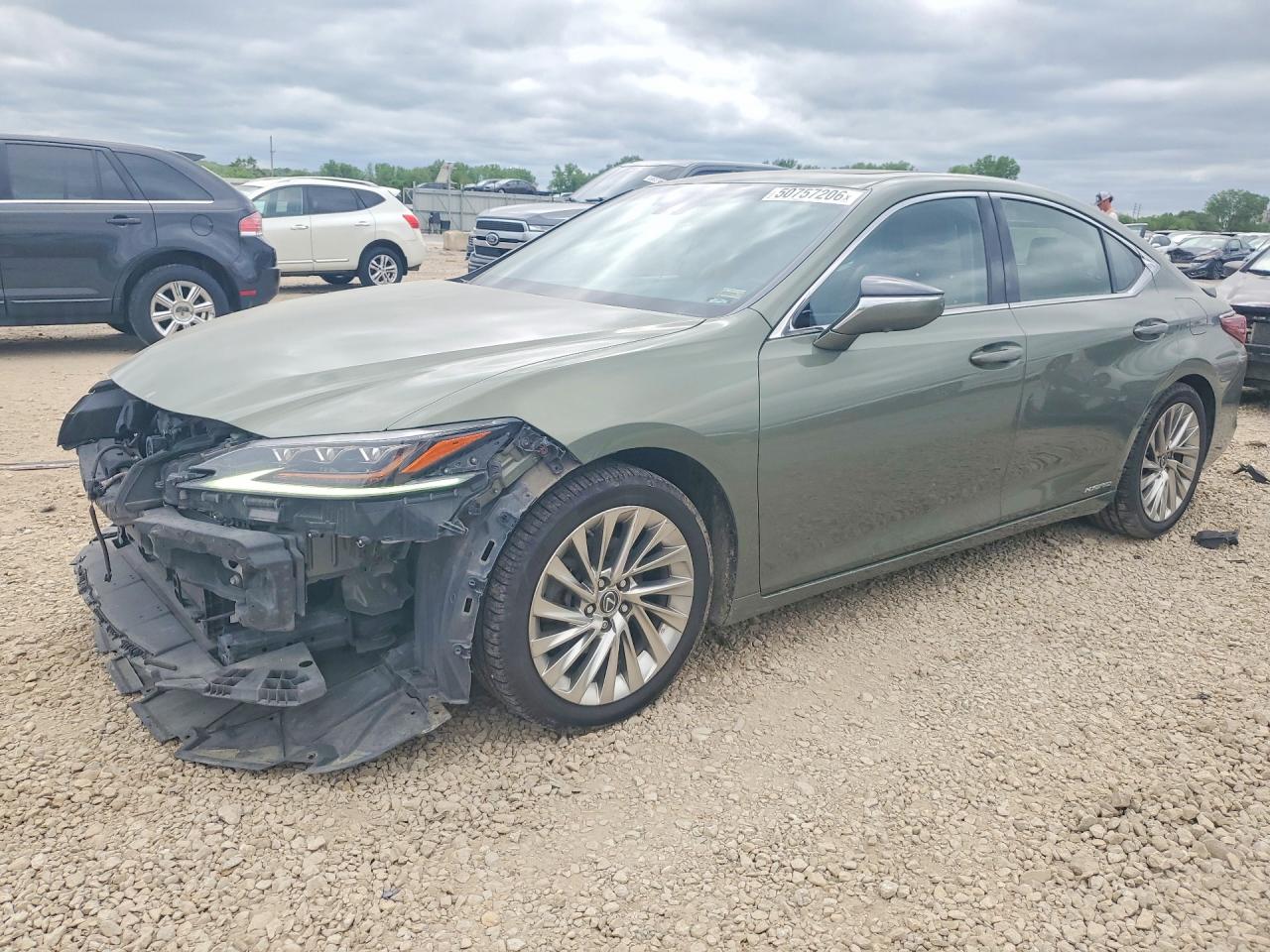 Salvage Lexus Es Image