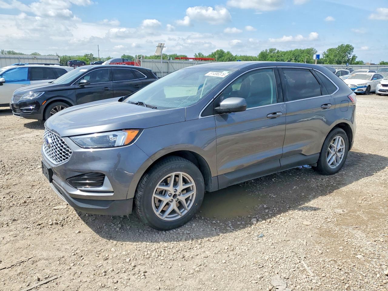 Salvage Ford Edge Image