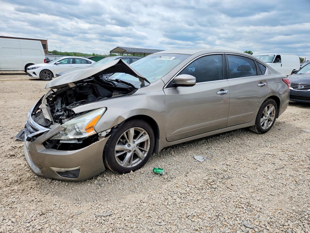 Salvage Nissan Altima Image