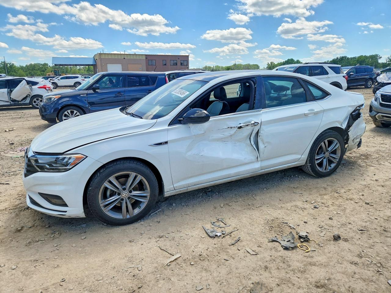 Salvage Volkswagen Jetta Image