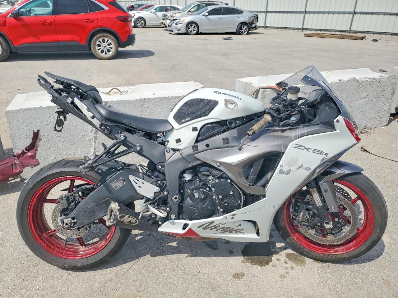 Salvage Kawasaki Ninja 600 Image