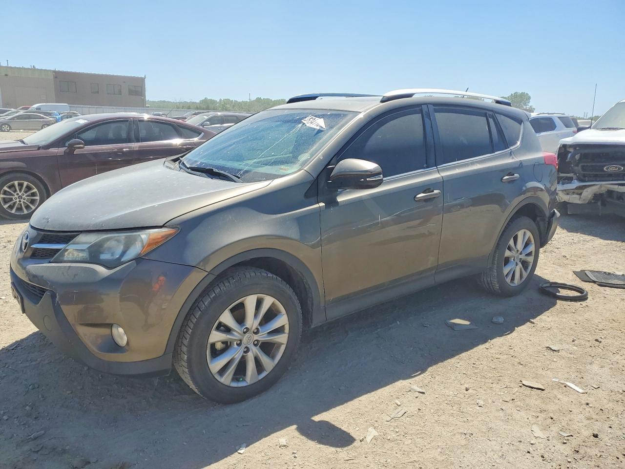 Salvage Toyota RAV4 Image