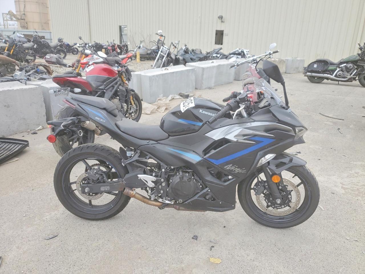 Salvage Kawasaki Ninja 500 Image