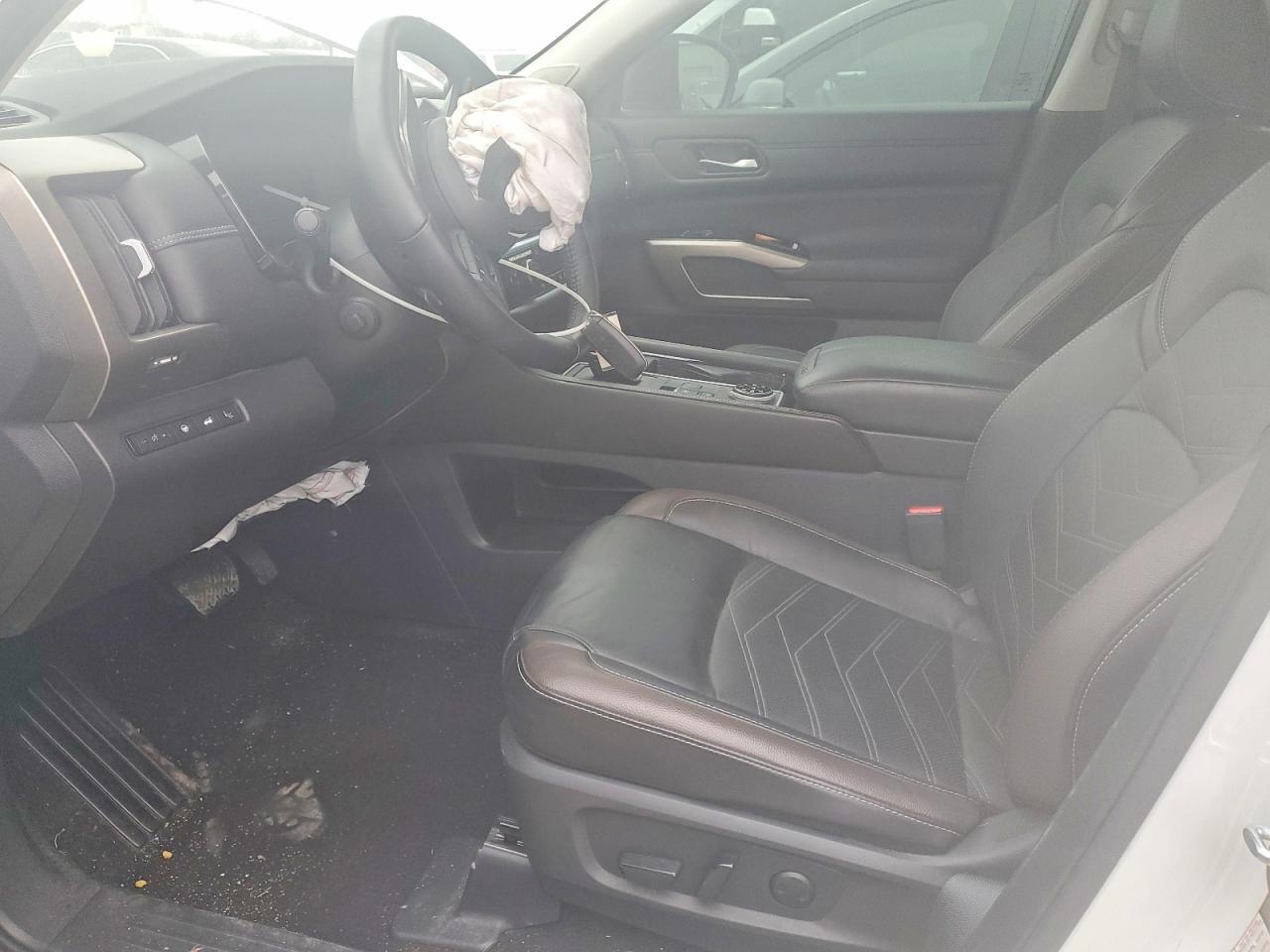 Nissan Pathfinder Platinum