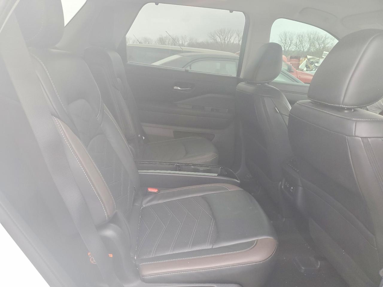 Nissan Pathfinder Platinum